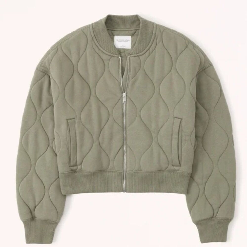NWOT Abercrombie & Fitch Army Green Onion Quilted Soft Bomber Jacket